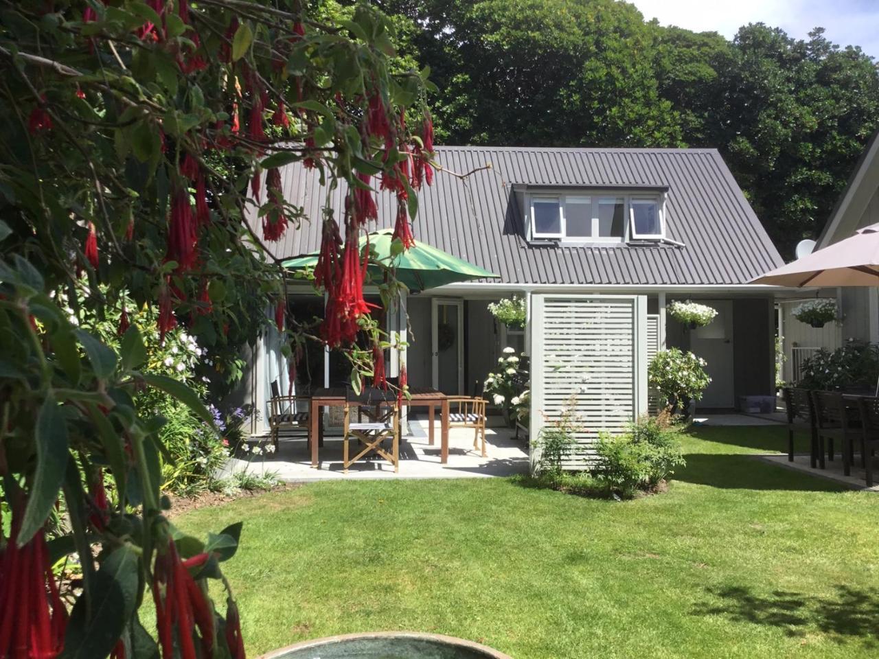 Sunny Glen Cottage Waikanae Exterior foto